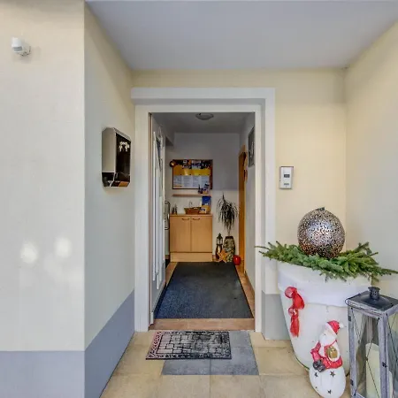 Apartment Inviting In In The Mountains