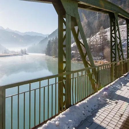 Inviting In In The Mountains * Fiss